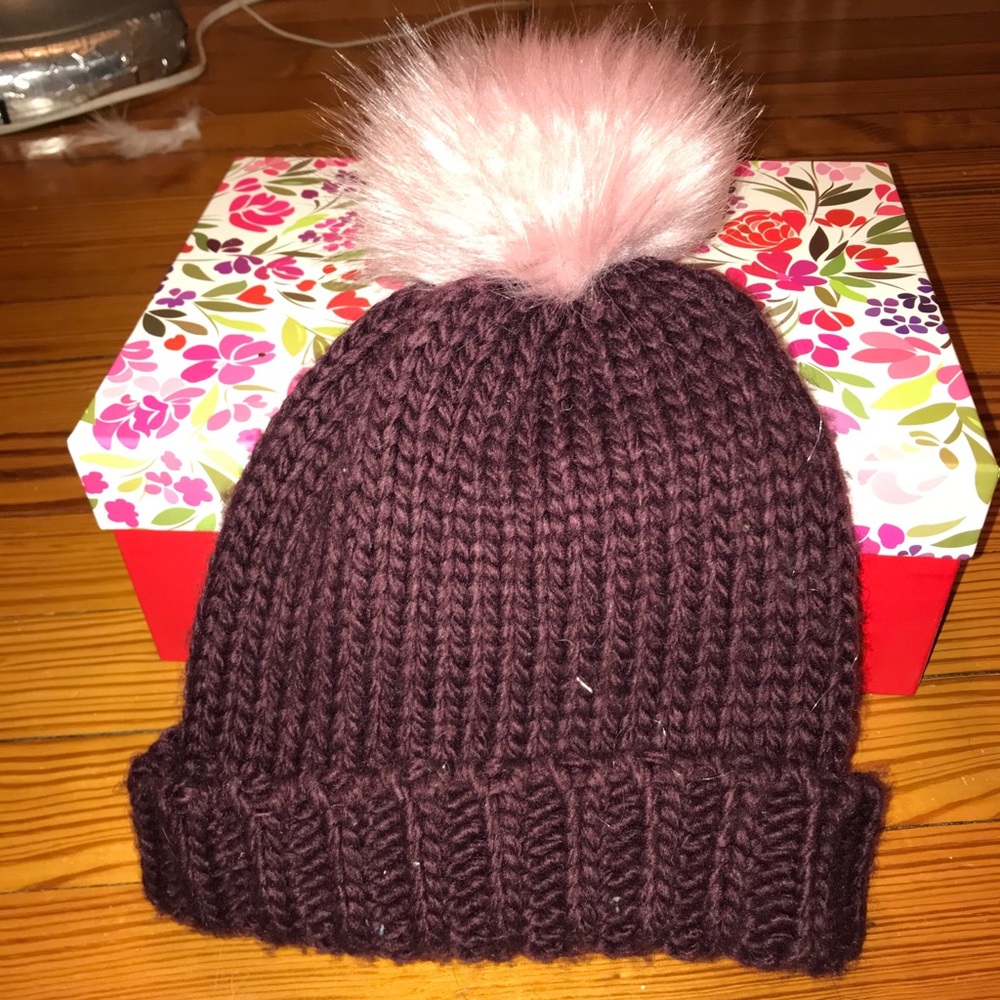 Trendy Cable Knit Pom Beanie